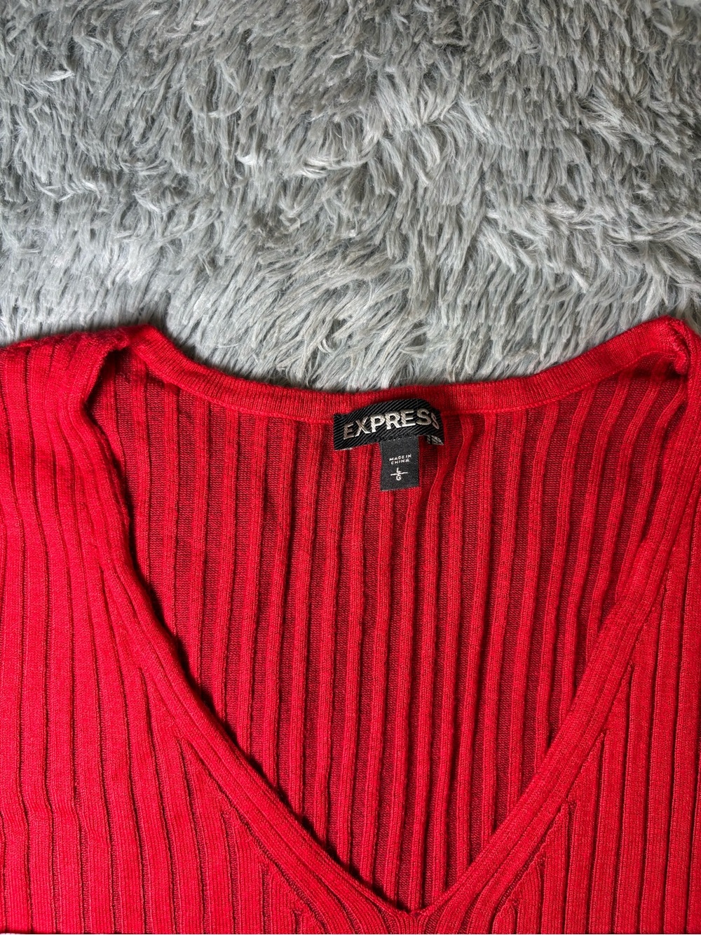 Express Red Ribbed V-Neck Sweater - Picture 4 of 6